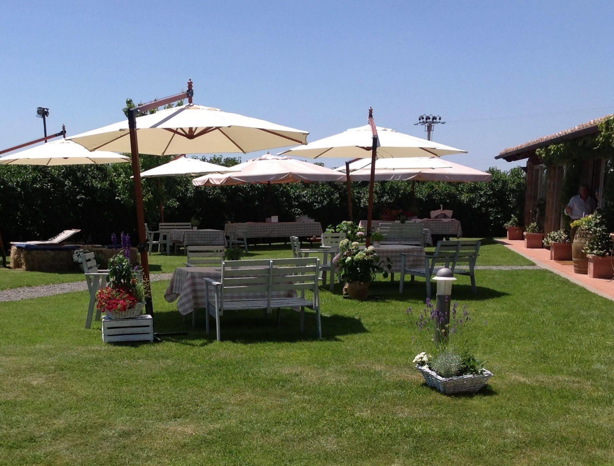 Agriturismo Casale Bonaparte Cellere ภายนอก รูปภาพ