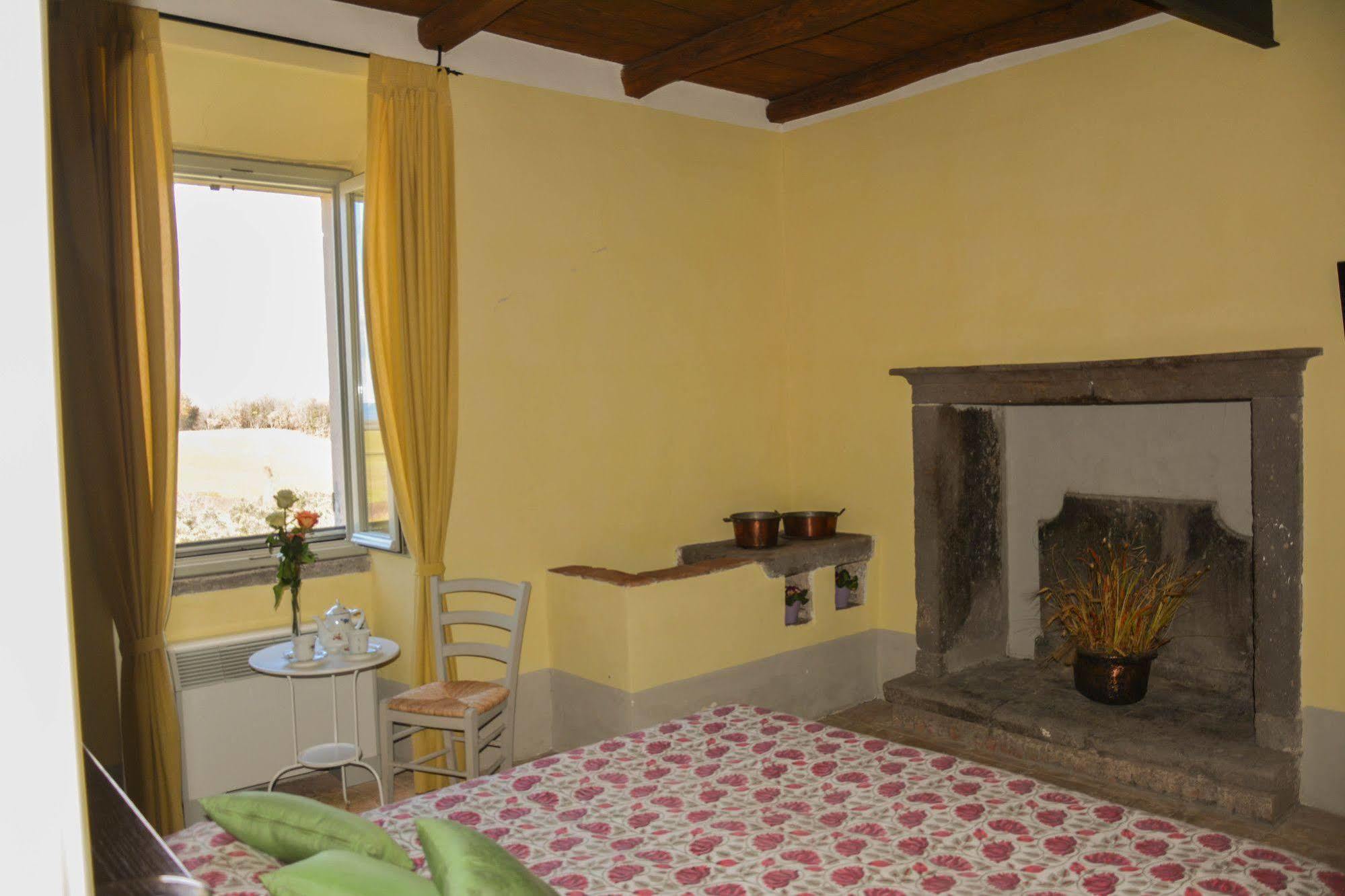 Agriturismo Casale Bonaparte Cellere ภายนอก รูปภาพ