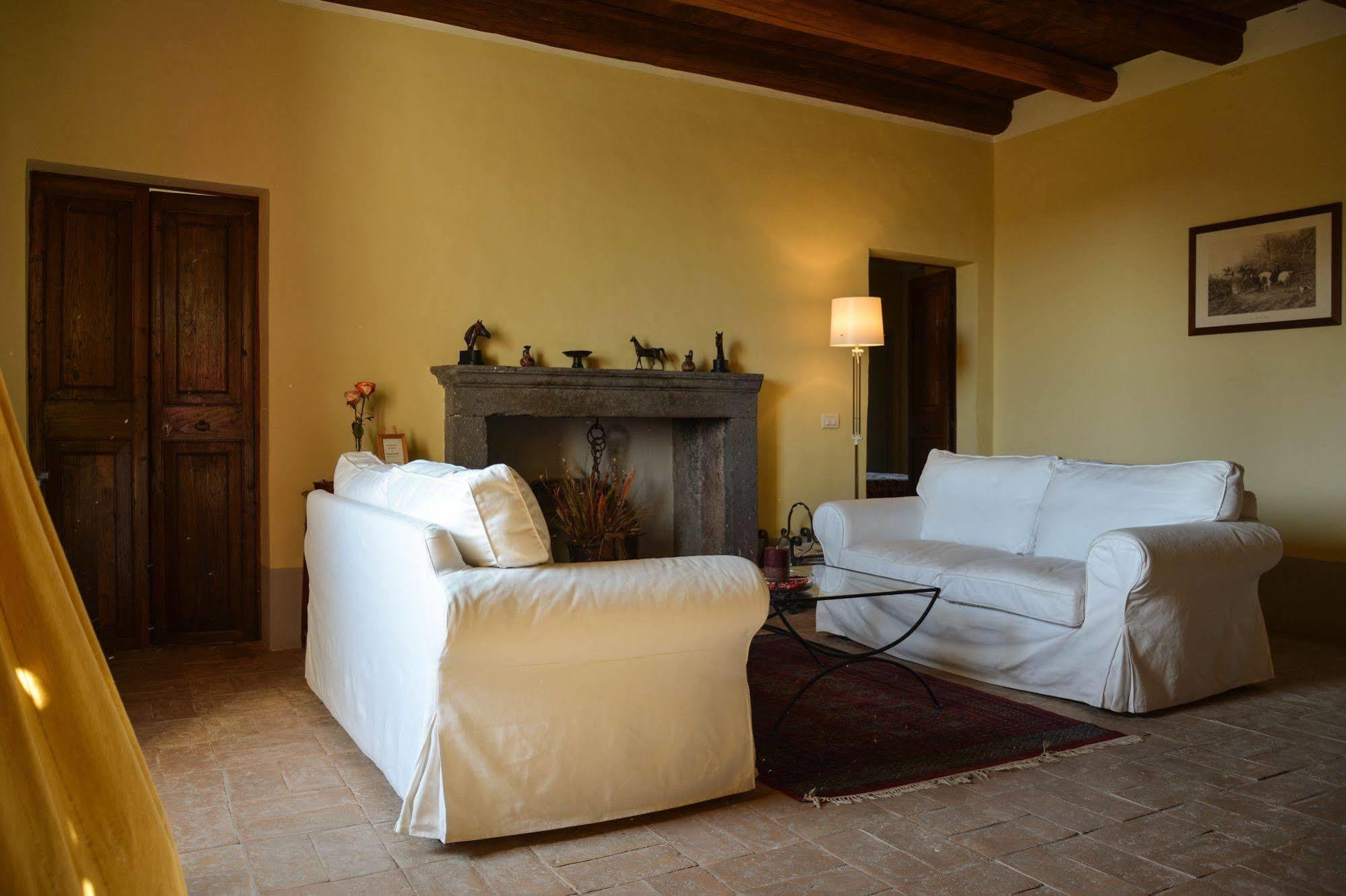 Agriturismo Casale Bonaparte Cellere ภายนอก รูปภาพ